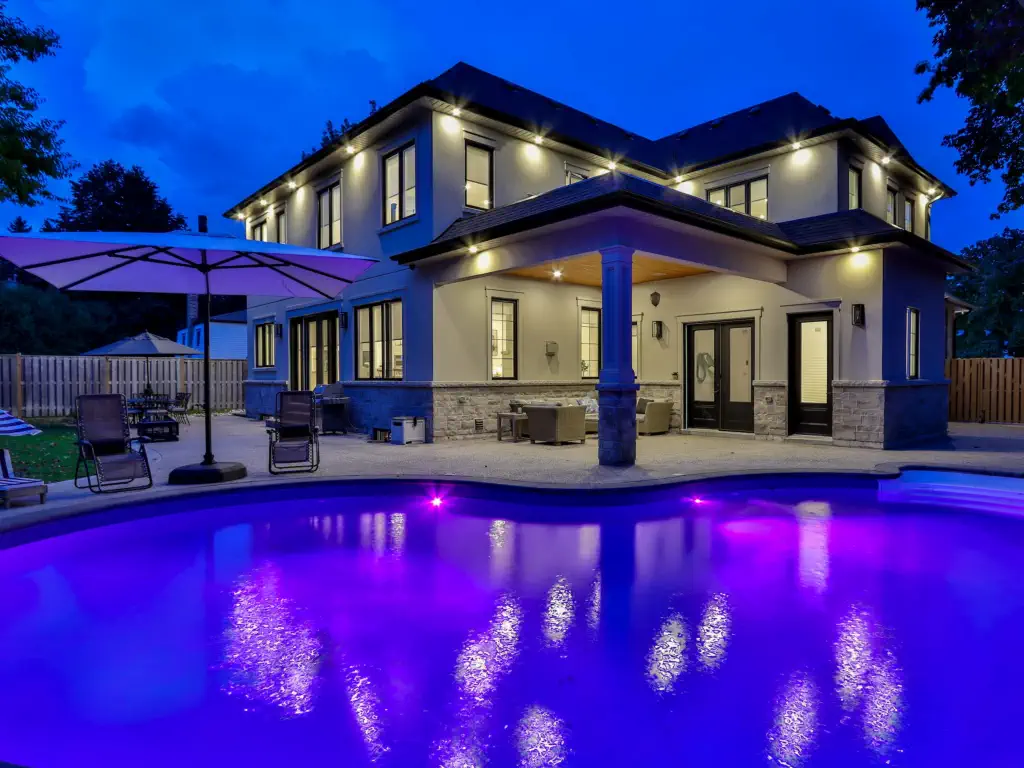 Lagoon-Style Pool with Water Features
